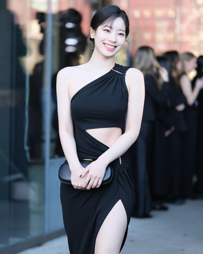 TWICE's Dahyun Flaunted Her Beautyin New York Fashion Week 2023 –  Kpopclosets