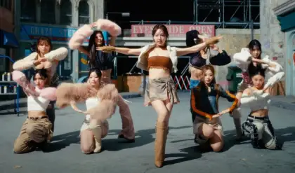 twice-set-me-free-outfits