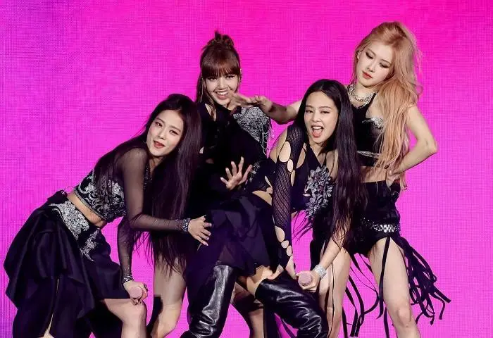 Blackpink Coachella 2023 Stage Outfits, Petty in Black and Pink Fashion ...