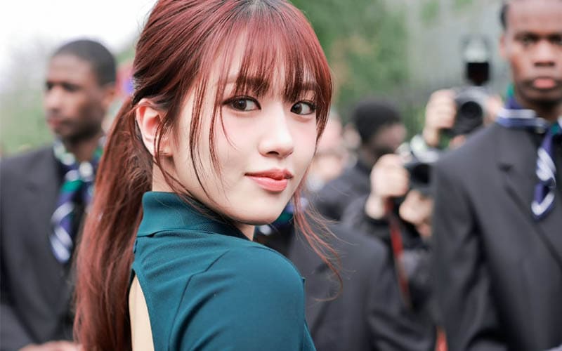 IVE's Yujin turns heads at her first Paris Fashion Week 